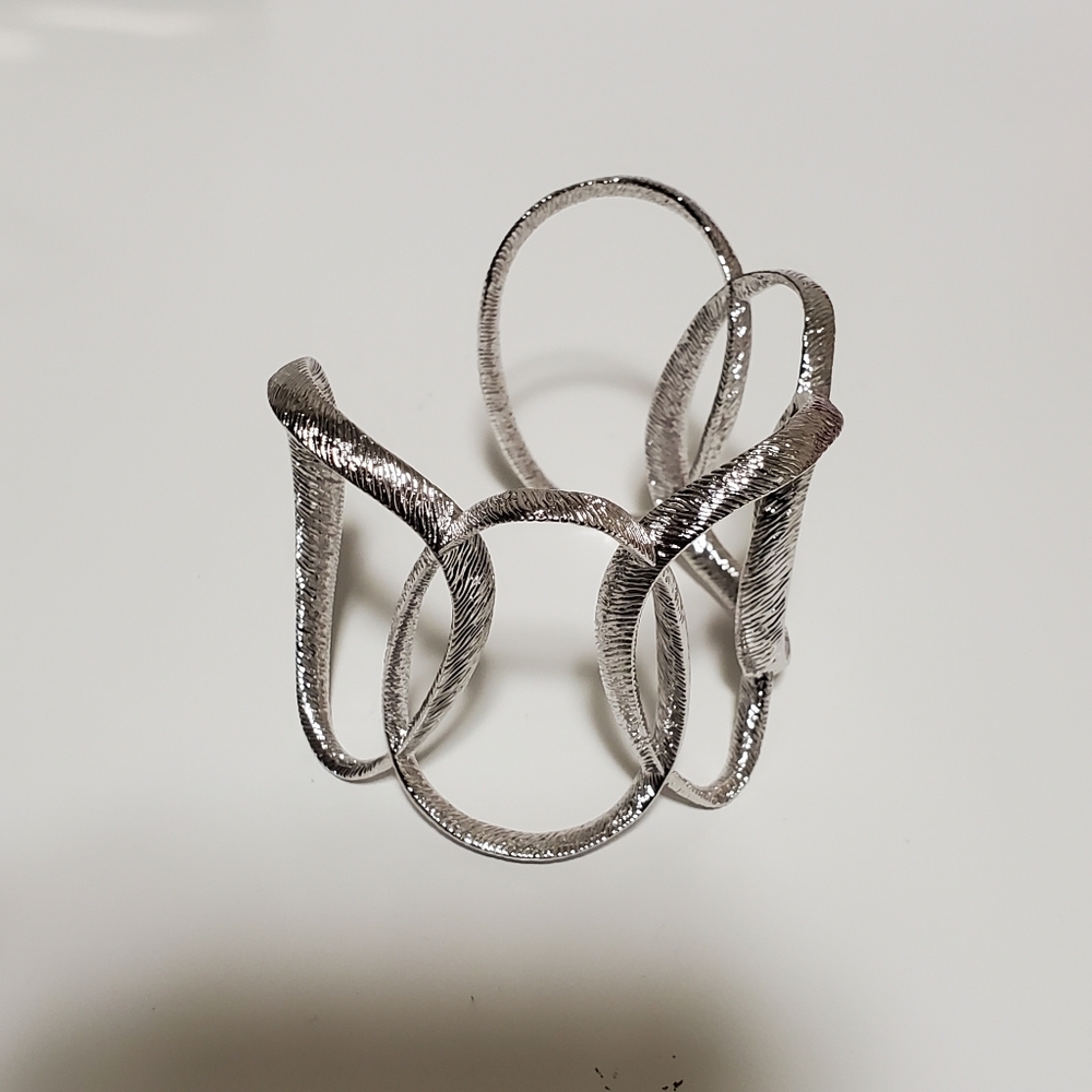 Ted Baker Gold Textured Hoop Tamii Cuff - Picture 6 of 9